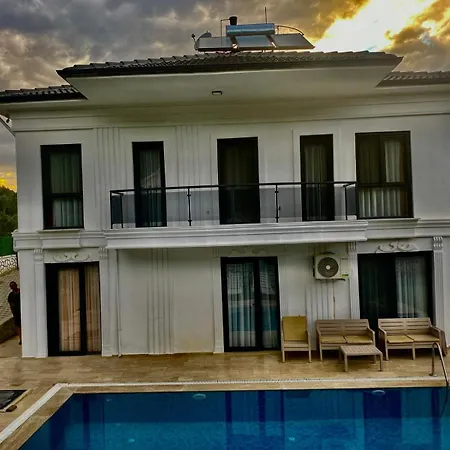 Star House * פאטהיה